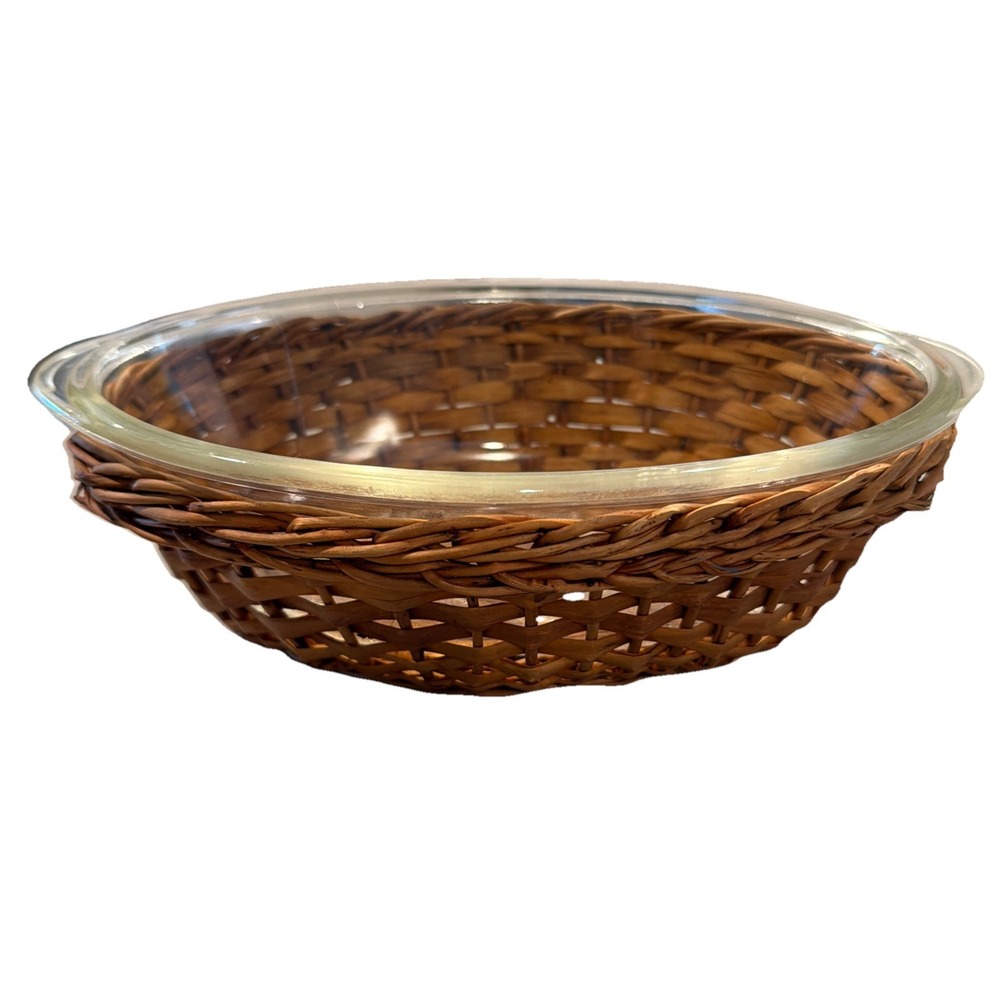 Vtg Glassbake 1 Qt Oval Casserole Dish In Wicker Basket J-235 Made In USA